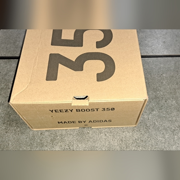 Yeezy Shoe Laces and Box - Picture 7 of 9